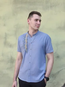 Шведка з вишивкою